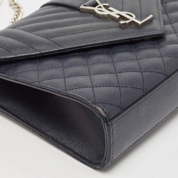 مملوكة مسبقًا Saint Laurent Navy Blue Mix Matelassé Leather Medium Envelope Chain Shoulder Bag