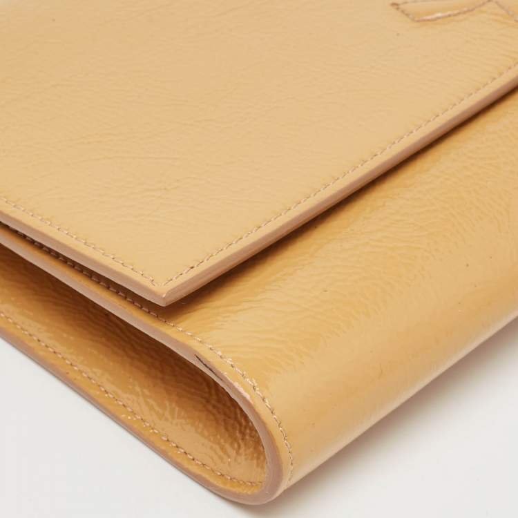 Pre Owned Saint Laurent Beige Patent Leather Belle De Jour Clutch