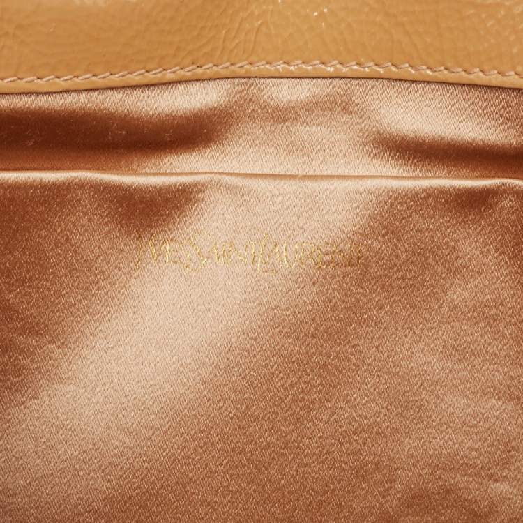 Pre Owned Saint Laurent Beige Patent Leather Belle De Jour Clutch