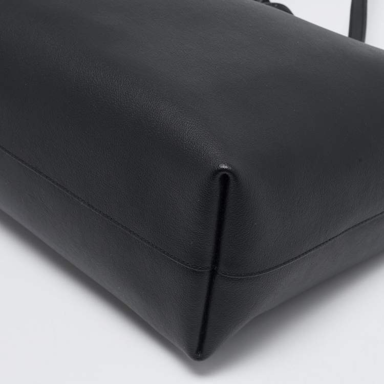 Pre Owned Saint Laurent Black Leather E/W Shopper Tote