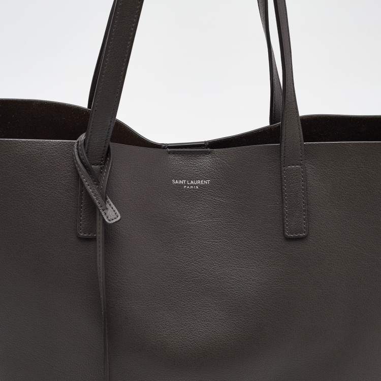 مملوكة مسبقًا Saint Laurent Grey Leather Fringe E/W Shopping Tote
