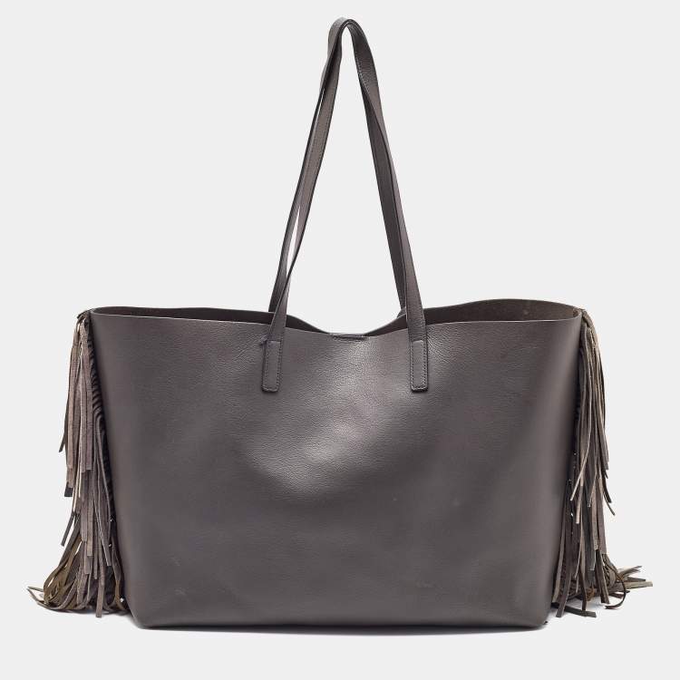 مملوكة مسبقًا Saint Laurent Grey Leather Fringe E/W Shopping Tote