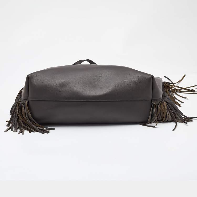 مملوكة مسبقًا Saint Laurent Grey Leather Fringe E/W Shopping Tote