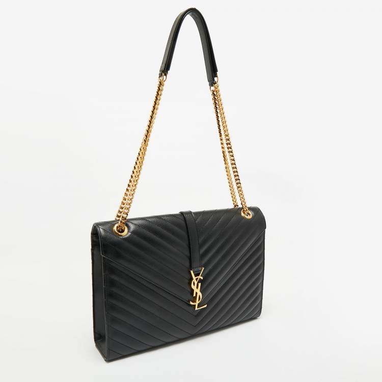 مملوكة مسبقًا Saint Laurent Black Chevron Leather Large Monogram Envelope Shoulder Bag