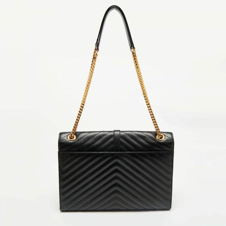 مملوكة مسبقًا Saint Laurent Black Chevron Leather Large Monogram Envelope Shoulder Bag