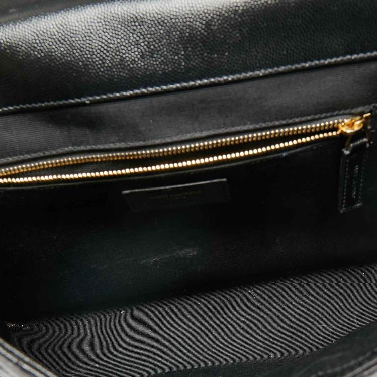 مملوكة مسبقًا Saint Laurent Black Chevron Leather Large Monogram Envelope Shoulder Bag
