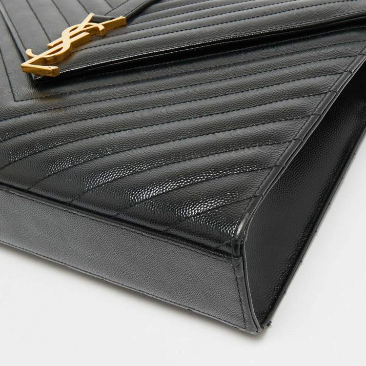مملوكة مسبقًا Saint Laurent Black Chevron Leather Large Monogram Envelope Shoulder Bag