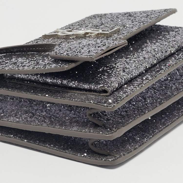 مملوكة مسبقًا Saint Laurent Silver Glitter Leather Small Sunset Chain Shoulder Bag