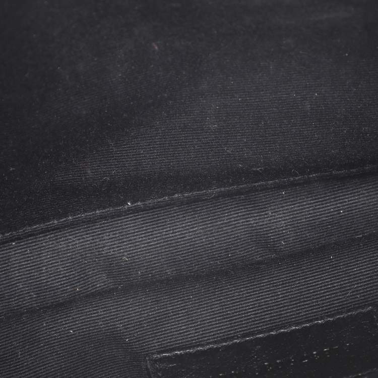 مملوكة مسبقًا حقيبة كلتش سان لوران سوار جلد ماتلاسية أسود مونوجرام