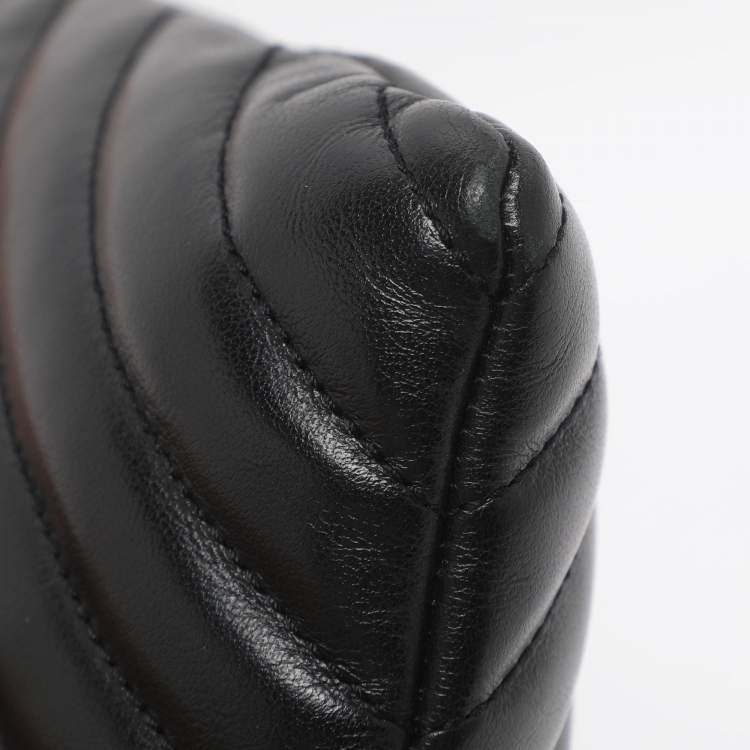 مملوكة مسبقًا حقيبة كلتش سان لوران سوار جلد ماتلاسية أسود مونوجرام