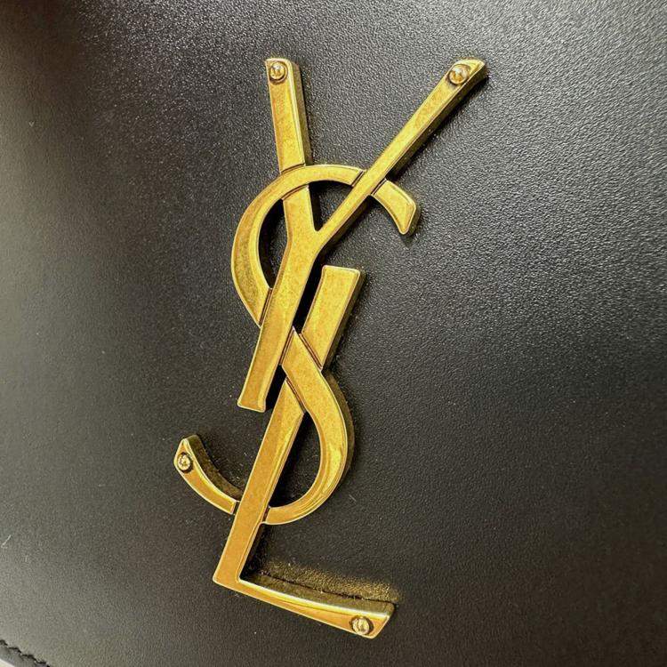 مملوكة مسبقًا Saint Laurent Cassandra Logo Satchel Shoulder Bag In Black Leather With An Accordion Flap.