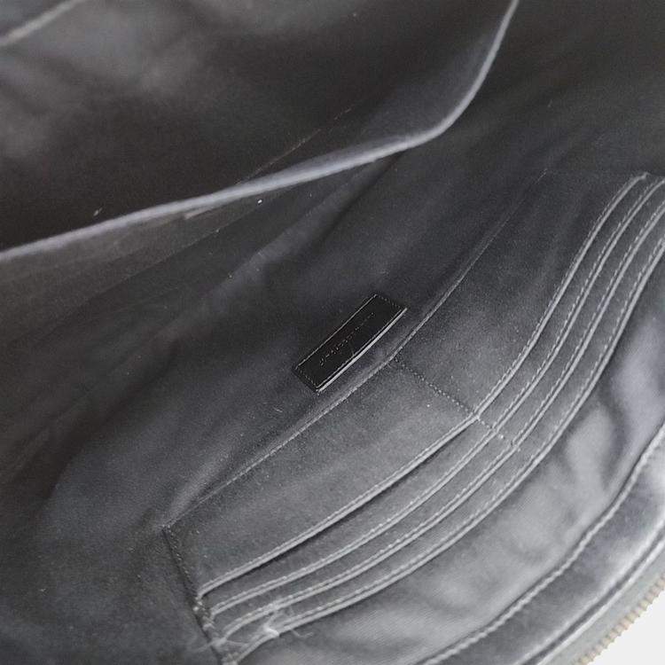 مملوكة مسبقًا Saint Laurent Paris Black Leather Monogram Clutch