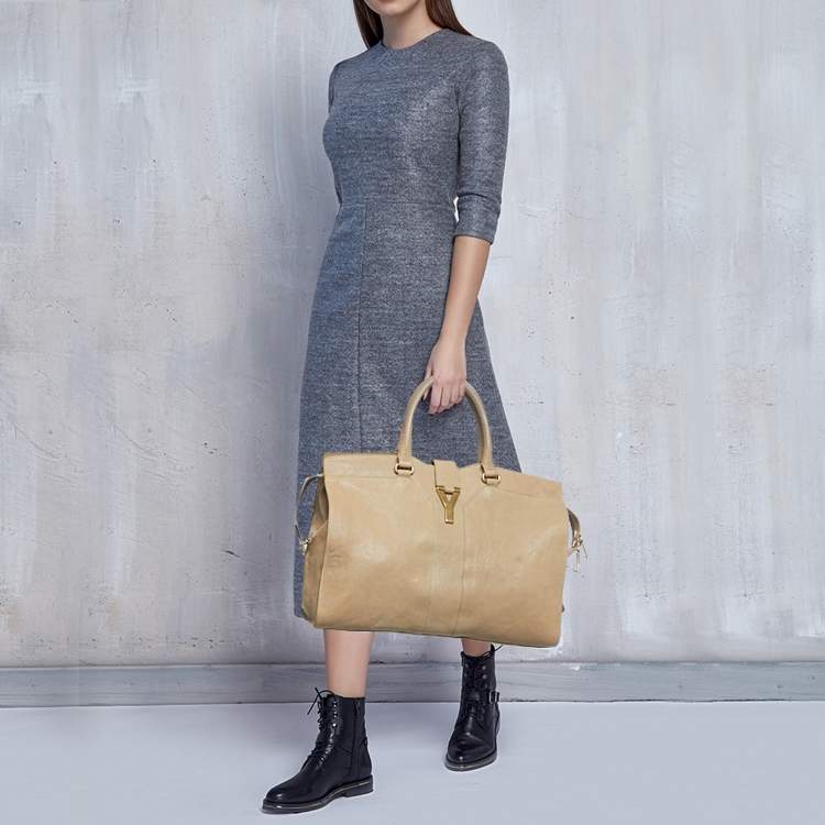 Pre Owned Saint Laurent Cabas Chyc Large Beige Leather Tote