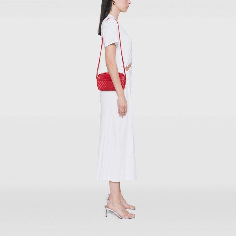 مملوكة مسبقًا Saint Laurent Paris Red Quilted Lambskin Victoire Camera Bag