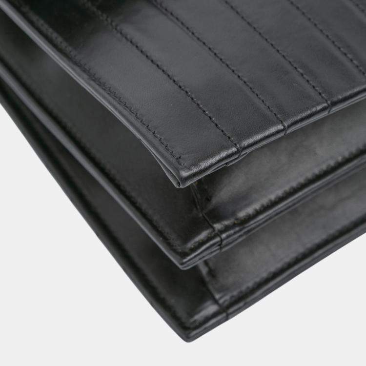 مملوكة مسبقًا Saint Laurent Paris Black Quilted Calfskin Victoire Chain Crossbody