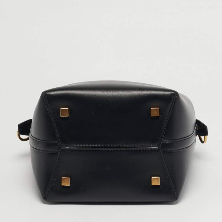 Pre Owned Saint Laurent Black Leather Small Le 37 Bucket Bag