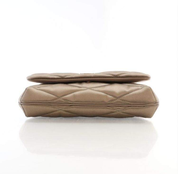 Pre Owned Saint Laurent (YSL) Quilted Le 5 A 7