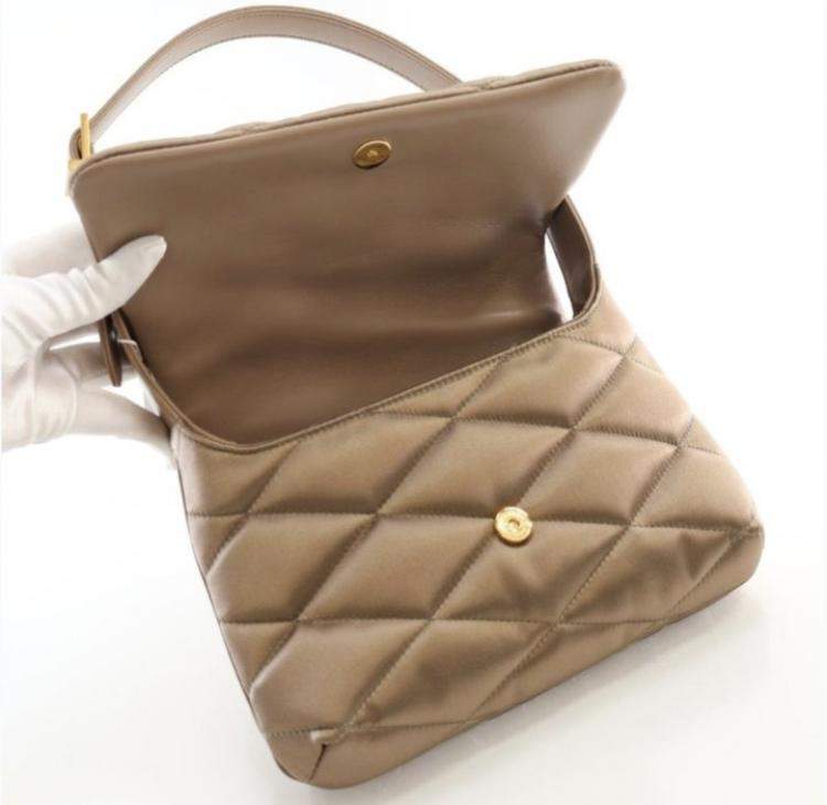 Pre Owned Saint Laurent (YSL) Quilted Le 5 A 7