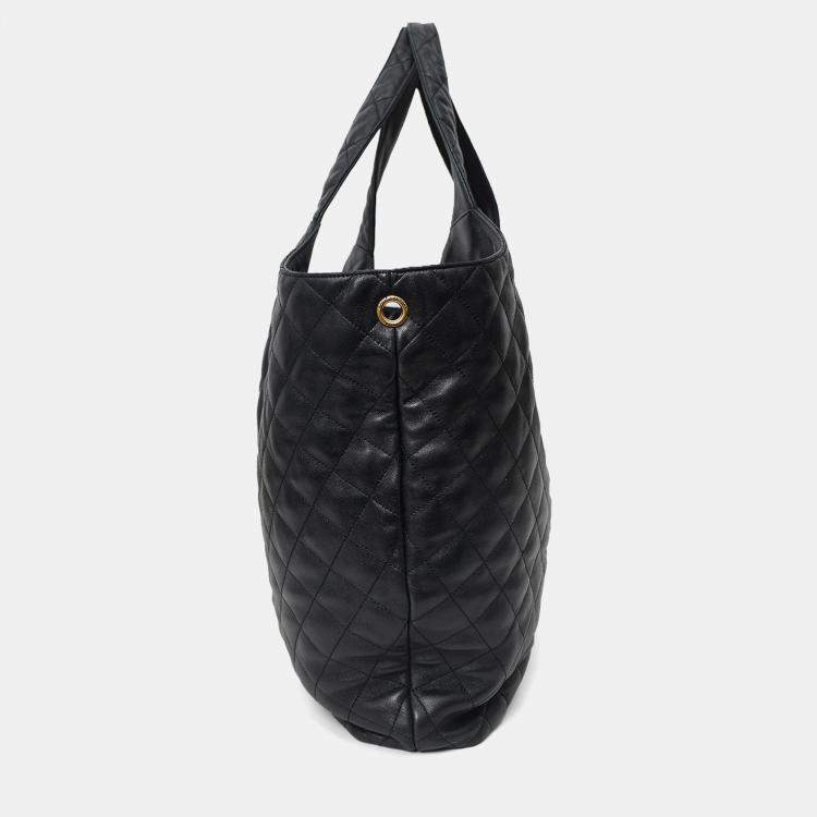 مملوكة مسبقًا Saint Laurent Black Leather Quilted 'ICARE' Oversized Bag with Pouch