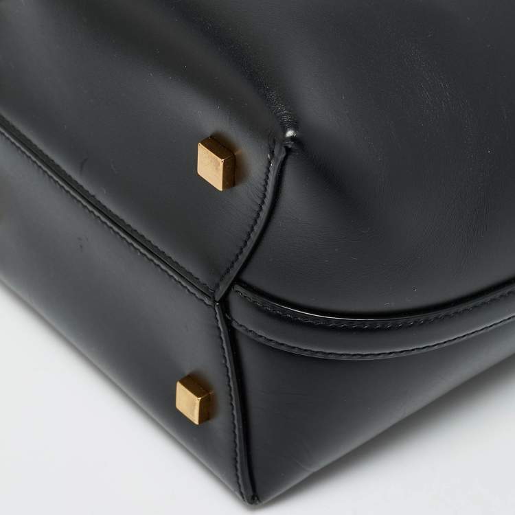 Pre Owned Saint Laurent Le 37 Small Black Leather Bucket Bag