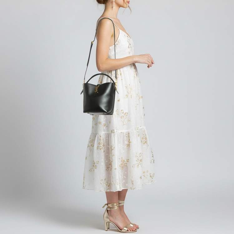 Pre Owned Saint Laurent Le 37 Small Black Leather Bucket Bag