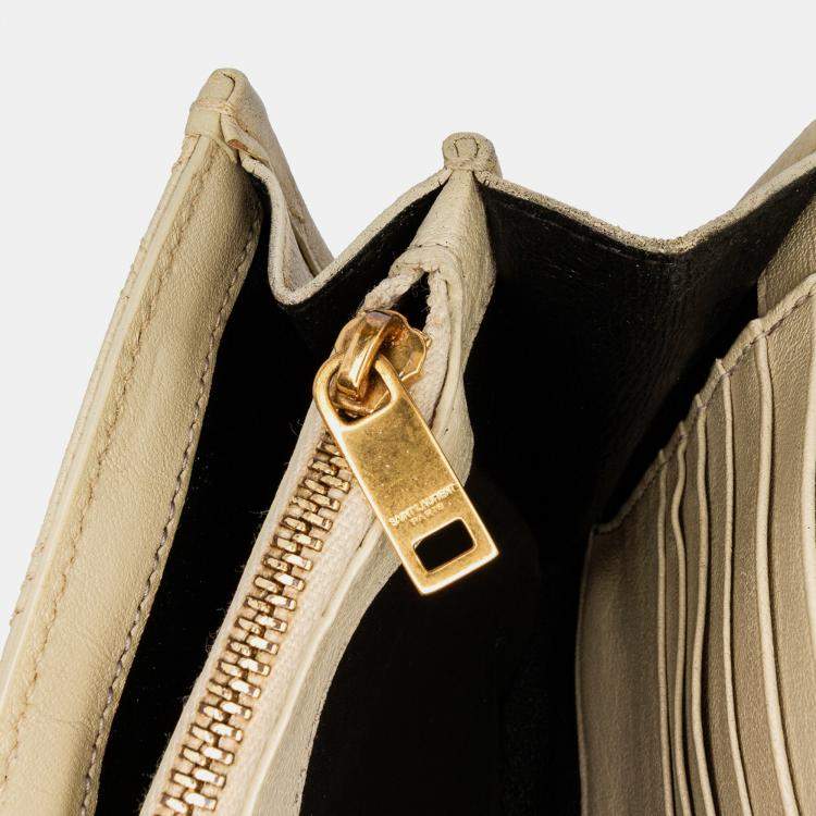 Pre Owned Saint Laurent Paris White Quilted Lambskin Diamond Becky Chain Wallet