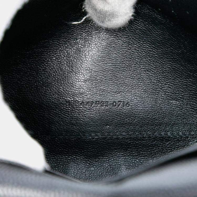 مملوكة مسبقًا Saint Laurent Paris Black Grain De Poudre Star Monogram Wallet On Chain