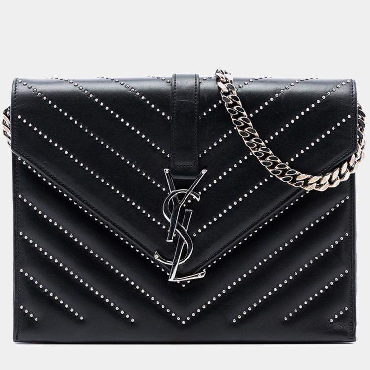 مملوكة مسبقًا Saint Laurent Paris Black Studded Chevron Calfskin Monogram Envelope Chain Flap