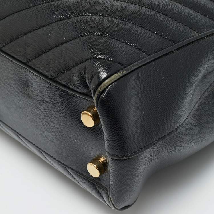 مملوكة مسبقًا Saint Laurent Monogram Black Chevron Leather Tote