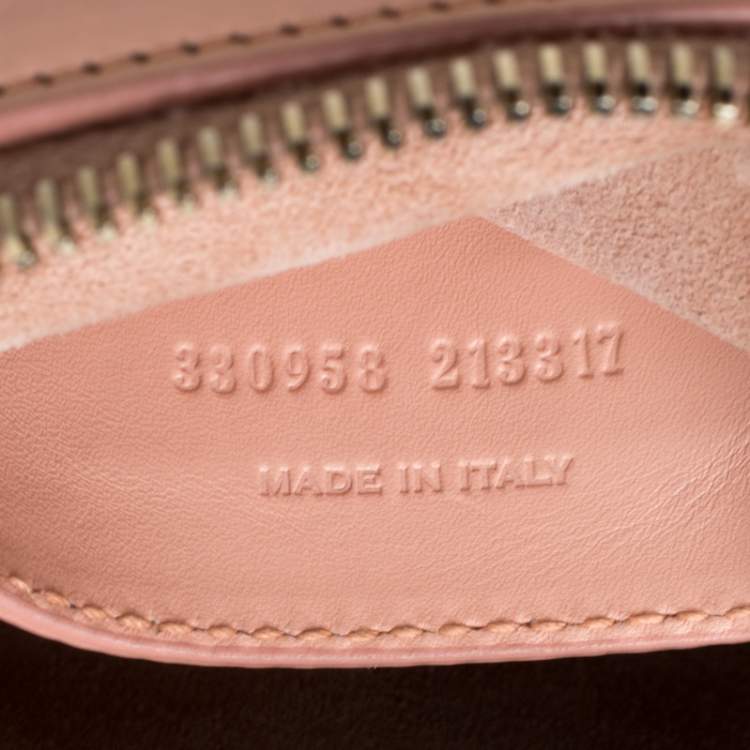مملوكة مسبقًا Saint Laurent Peach Leather Classic Baby Duffle Crossbody Bag 