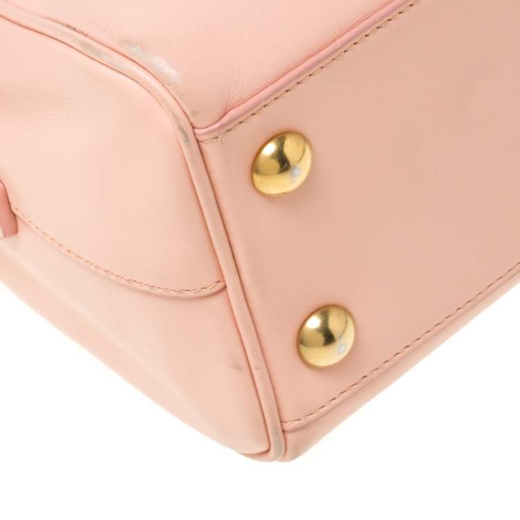 مملوكة مسبقًا Saint Laurent Peach Leather Classic Baby Duffle Crossbody Bag 