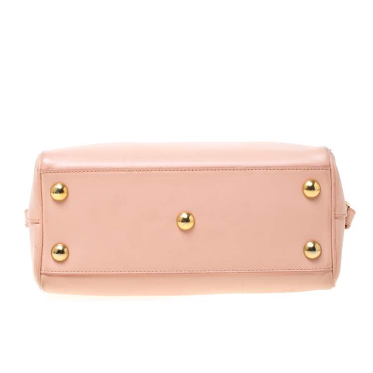 مملوكة مسبقًا Saint Laurent Peach Leather Classic Baby Duffle Crossbody Bag 