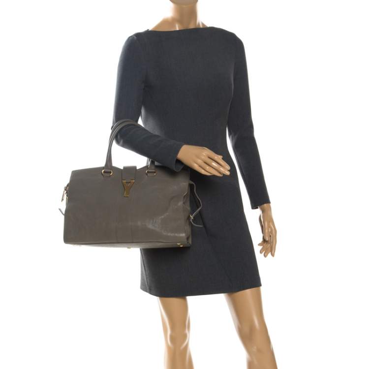 Pre Owned Saint Laurent Taupe Leather Medium Cabas Chyc Tote