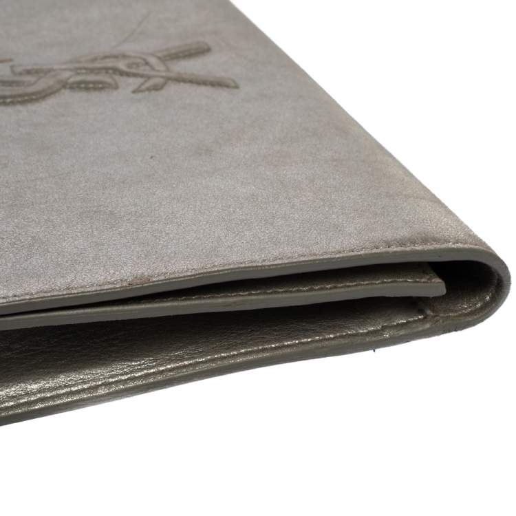 Pre Owned Saint Laurent Metallic Silver Leather Belle De Jour Flap Clutch