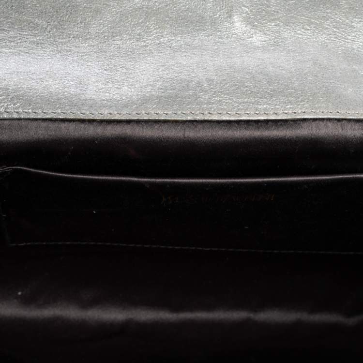 Pre Owned Saint Laurent Metallic Silver Leather Belle De Jour Flap Clutch
