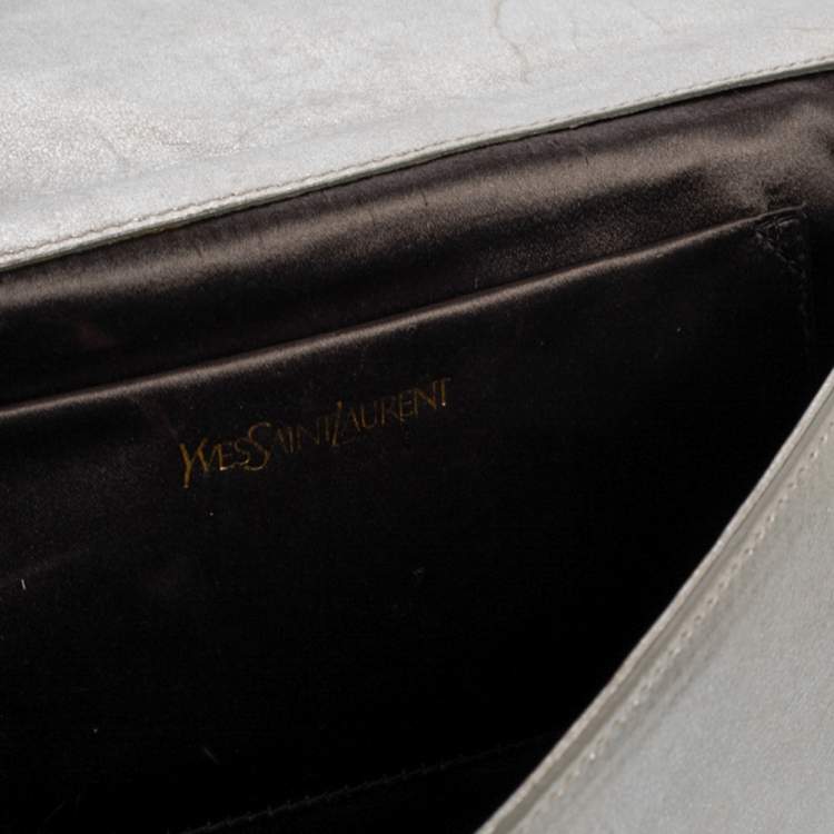 Pre Owned Saint Laurent Metallic Silver Leather Belle De Jour Flap Clutch