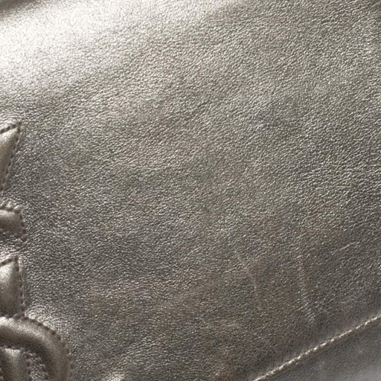 Pre Owned Saint Laurent Metallic Silver Leather Belle De Jour Flap Clutch