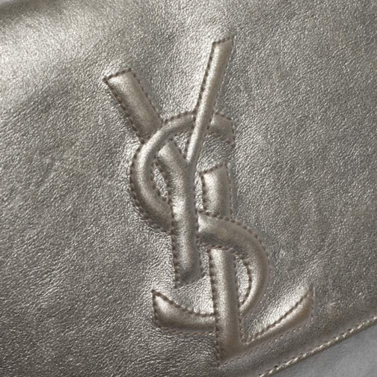 Pre Owned Saint Laurent Metallic Silver Leather Belle De Jour Flap Clutch
