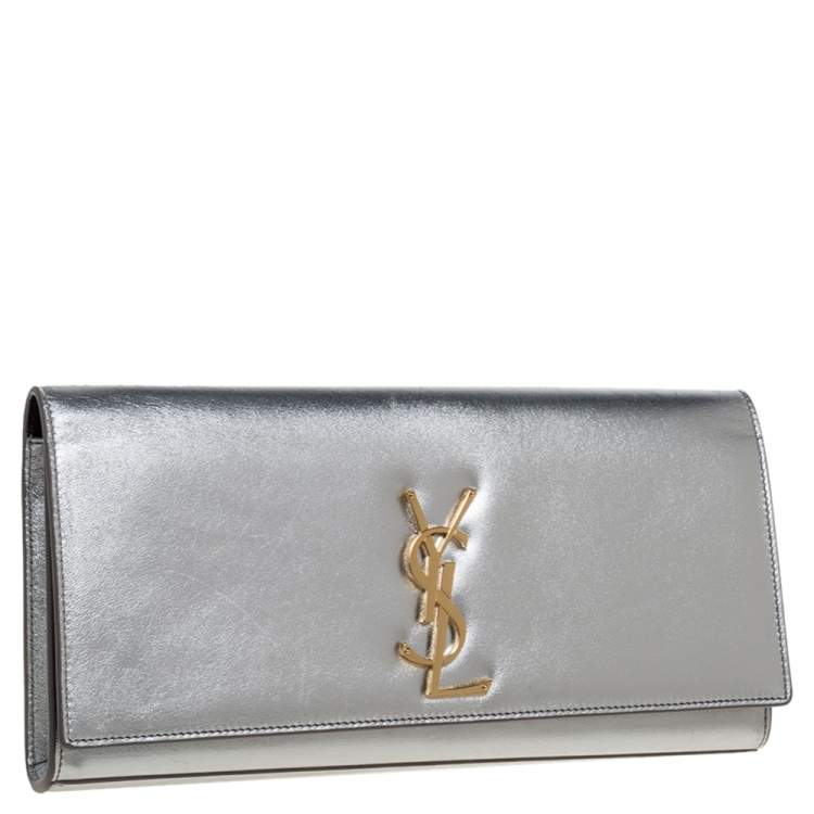 Pre Owned Saint Laurent Metallic Silver Leather Kate Monogram Clutch