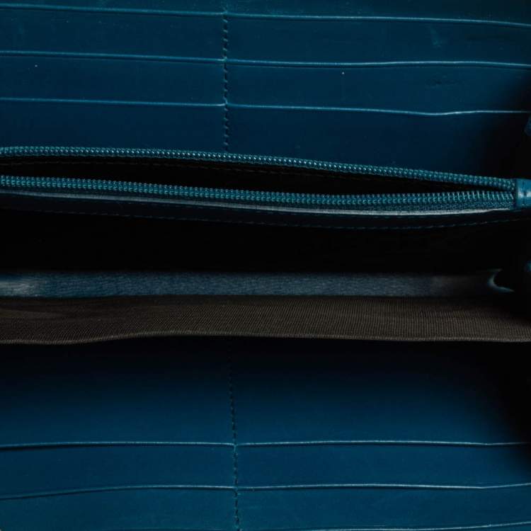 مملوكة مسبقًا Saint Laurent Blue Patent Leather Belle De Jour Zip Around  Wallet