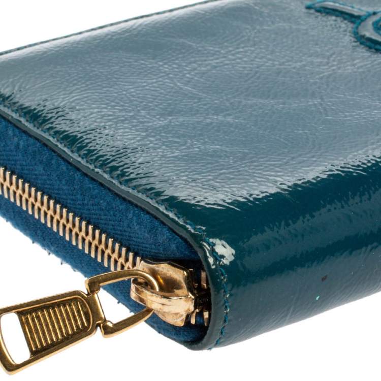 مملوكة مسبقًا Saint Laurent Blue Patent Leather Belle De Jour Zip Around  Wallet