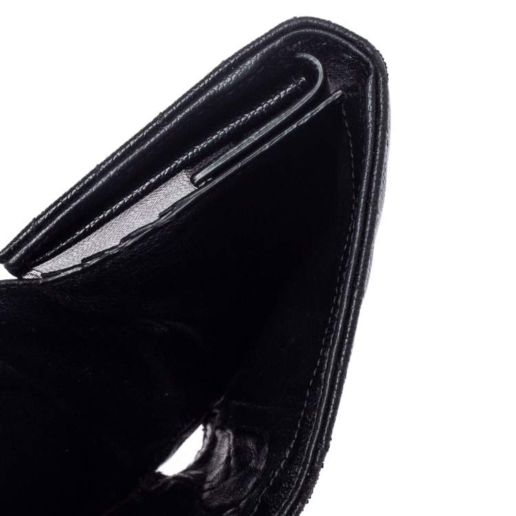 مملوكة مسبقًا Saint Laurent Black Matelasse Leather Monogram Trifold Wallet