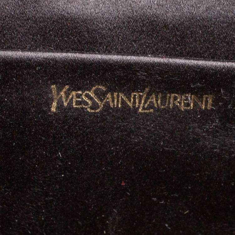 Pre Owned Yves Saint Laurent Black Textured Leather Y-Ligne Clutch