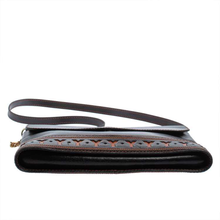 مملوكة مسبقًا Yves Saint Laurent Black/Brown Leather Vintage Logo Letters Shoulder Bag