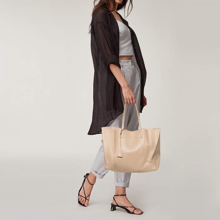 Pre Owned Saint Laurent Beige Leather E/W Shopper Tote