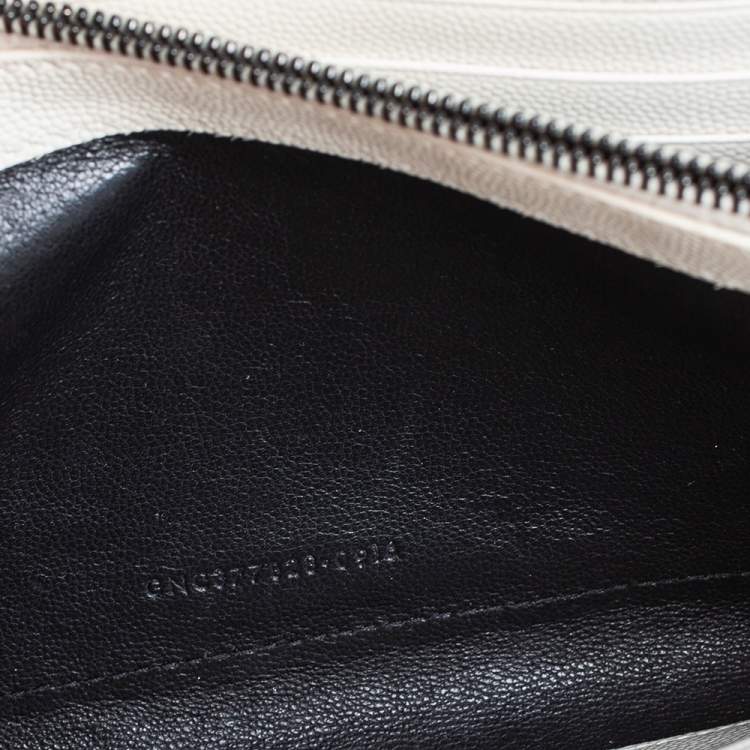 Pre Owned Saint Laurent White/Black Matelasse Leather Monogram Envelope Wallet on Chain