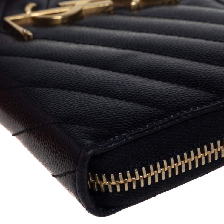 مملوكة مسبقًا Saint Laurent Black Matelassé Leather Monogram Zip Around Wallet