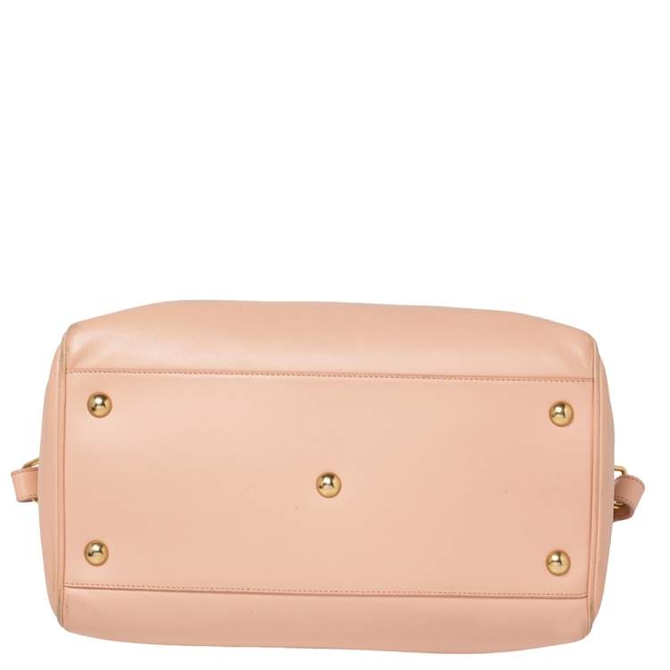 Pre Owned Saint Laurent Salmon Leather Classic Duffle 6 Bag