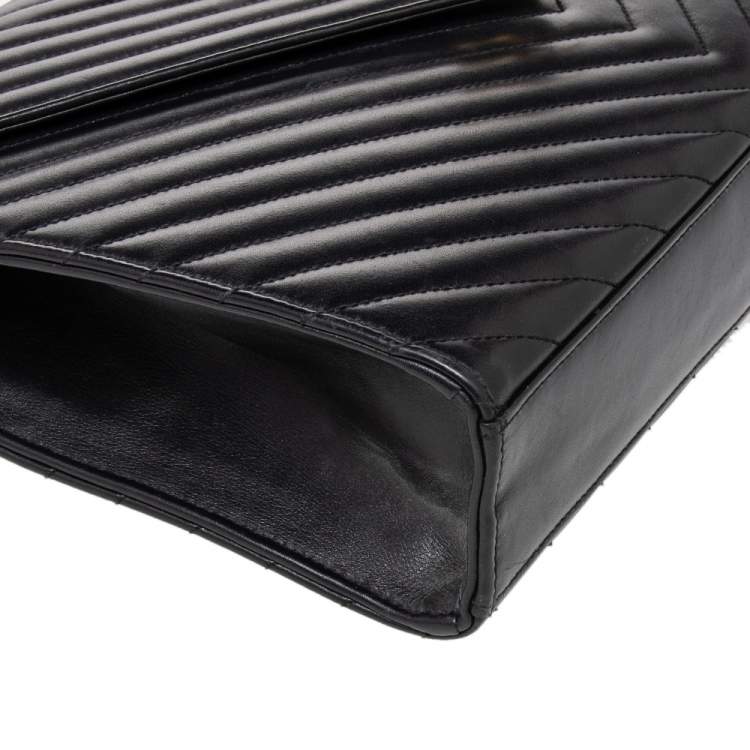 Pre Owned Saint Laurent Black Quilted Leather Envelope Shoulder Bag