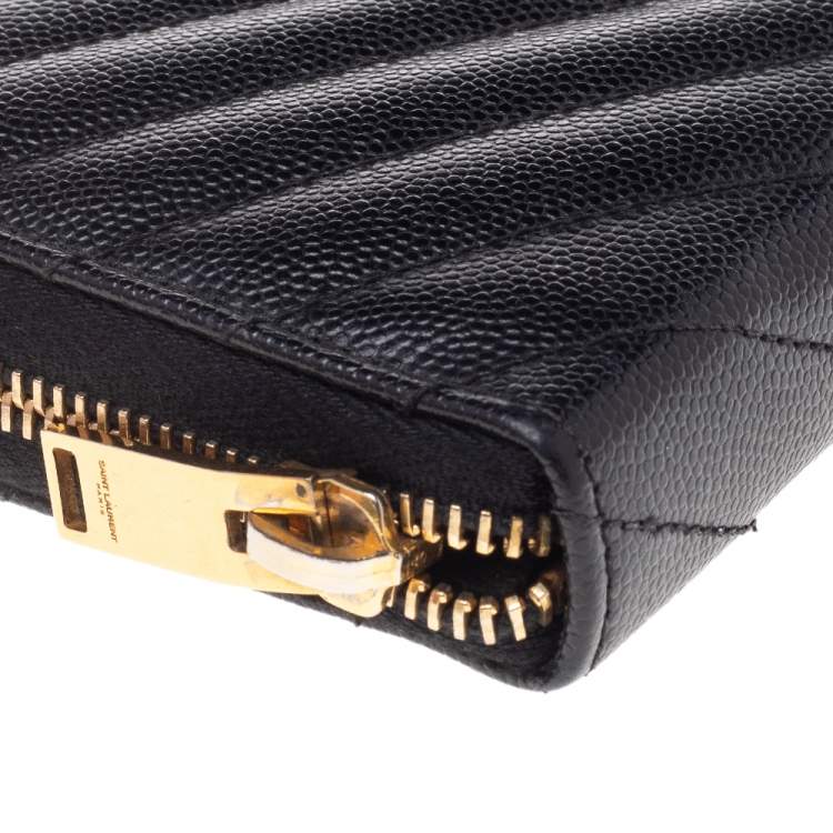 مملوكة مسبقًا Saint Laurent Black Leather Monogram Zip Around Wallet